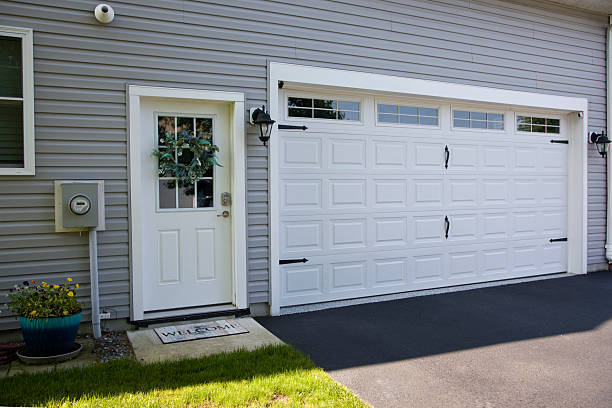 24/7 Emergency Garage Door Panel Replacement experts in Odessa, FL